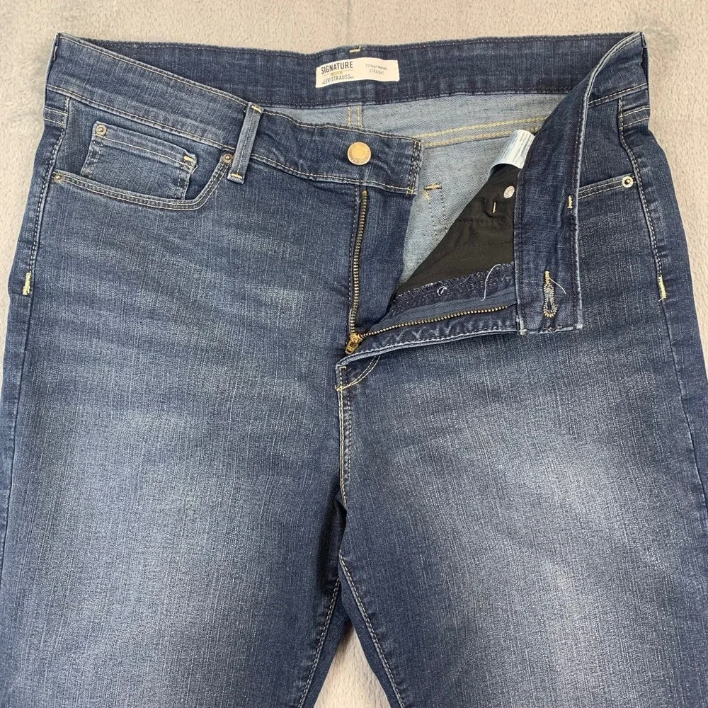 Signature Levi Modern Bootcut Jeans Women's W32 L32 (28